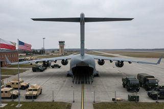Trump otočil. Americké posily do Polska nepřijdou